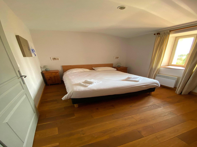 2, Villa in France with Private Pool and Garden, Charente
