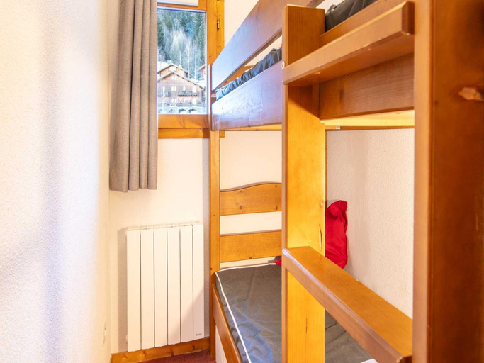 2, Apartment in France with Ski Slope Views, Savoie
