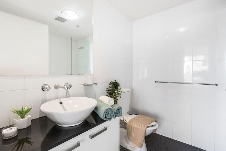 Bathroom 5, A Comfy 2BR Apt, Amazing View of Darling Harbour, Sydney