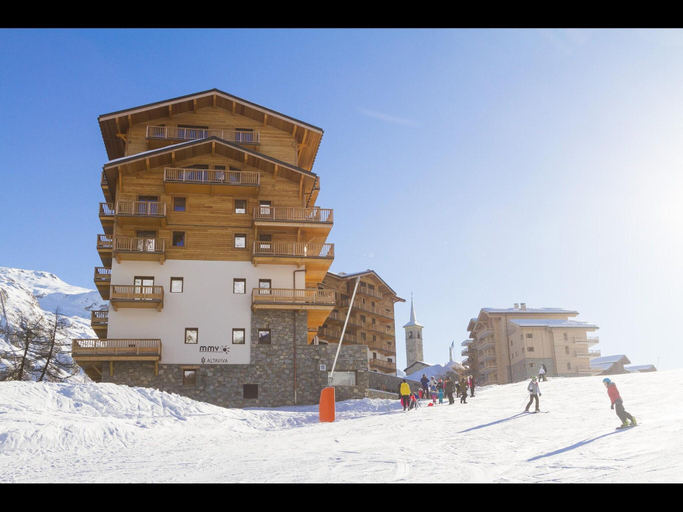 3, Apartment in Tignes With Slope Access & Spa, Savoie