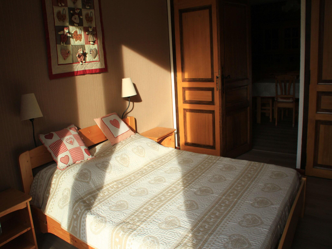 Bedroom 2, Apartment for 4 in Chatel with balcony, Haute-Savoie