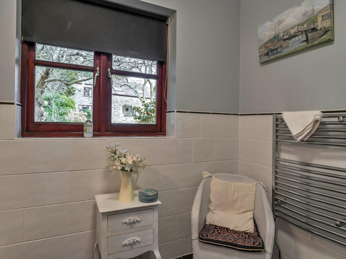 5, Bungalow in Cornwall With Orchard Views, Cornwall