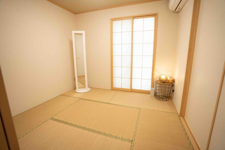 4, Onna Houses, Onna