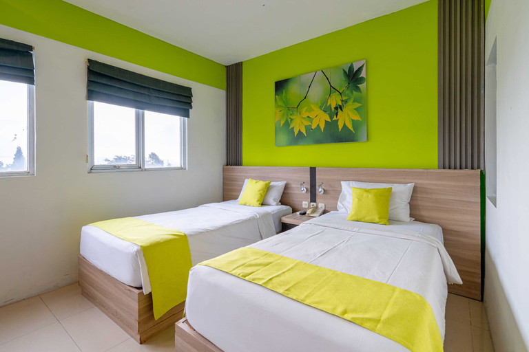 Bedroom 3, Fresh Hotel Sukabumi, Sukabumi