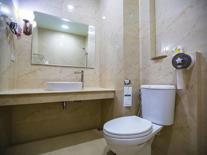Bathroom, Krinnatra Villa, Ban Bung