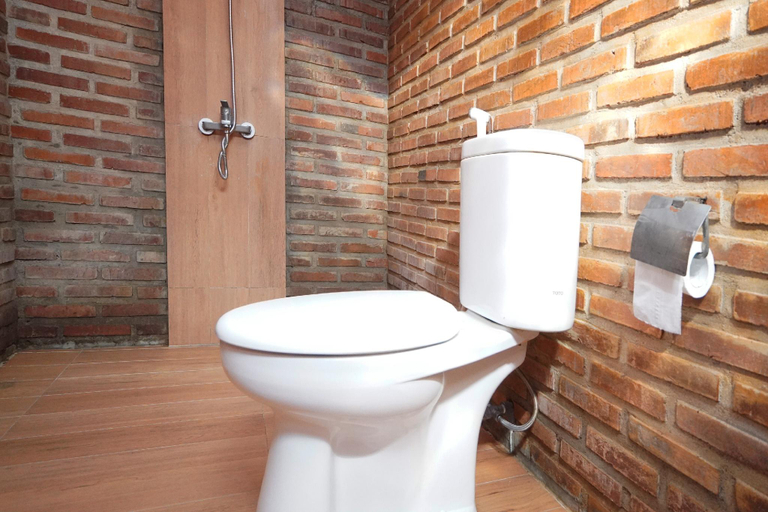 bathroom 12