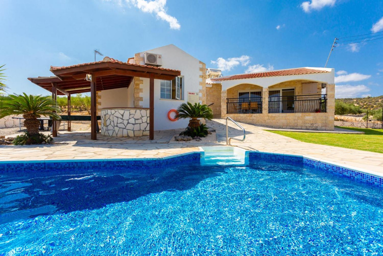 Others 5, Villa Thea