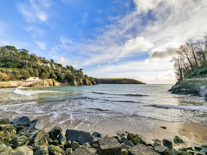 5, Apartment in Salcombe with Stunning Sea Views, Devon