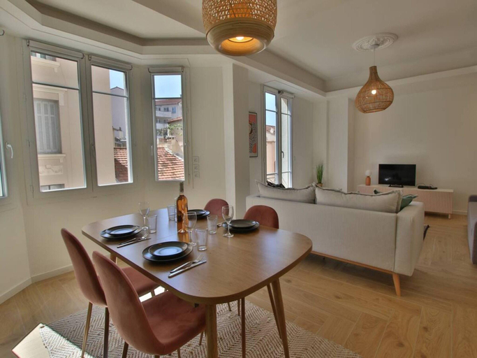2, Apartment in Antibes near Sandy Beaches, Alpes-Maritimes