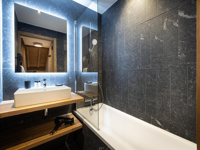 3, Pet-Friendly apartment in prime location, Haute-Savoie