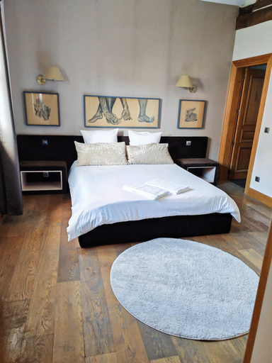 Room 2, villa raspail, Val-de-Marne