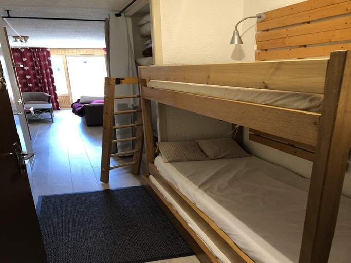 3, Cozy First-Floor Apartment, Isère