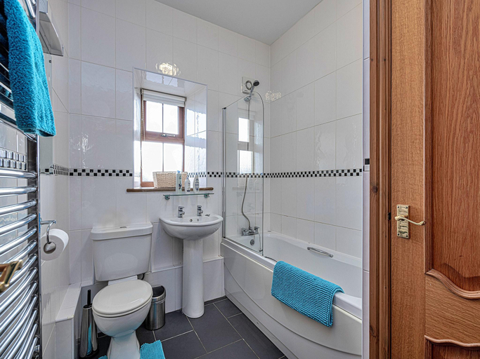 2, Cottage by Cardigan Bay with Hot Tub, Ceredigion