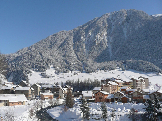 4, Apartment in Val Cenis near River, Savoie