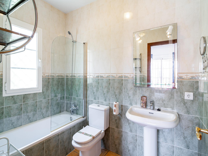 Bathroom 3, Villa in Tamango Hill near Playa Guilche, Málaga