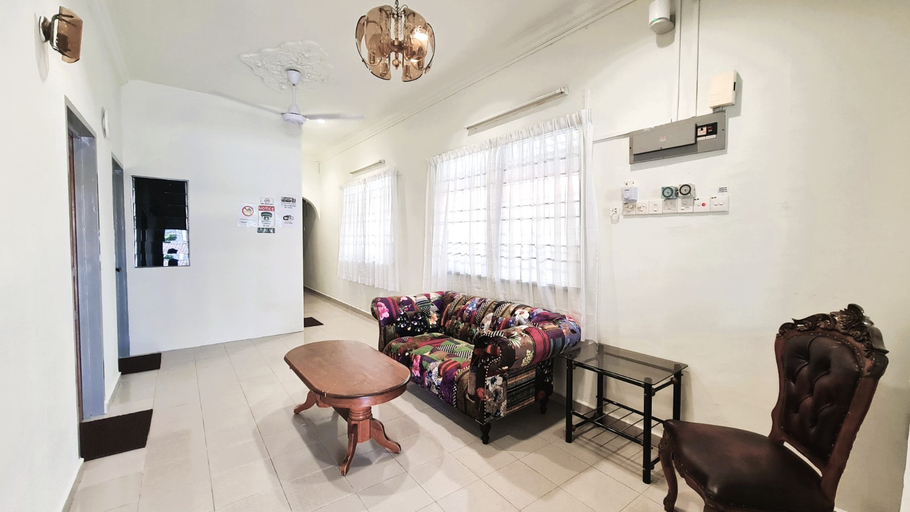 Others 4, BS Home near to RS Lam Wah Ee, Penang Island