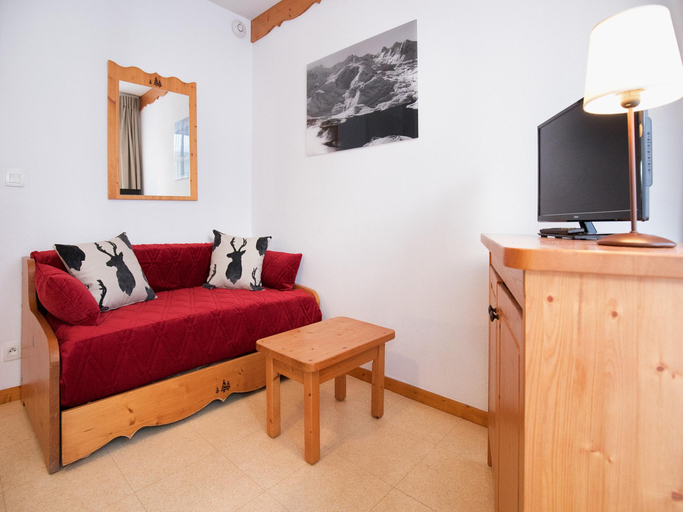 Others 4, Apartment in Termignon near Gondola, Savoie