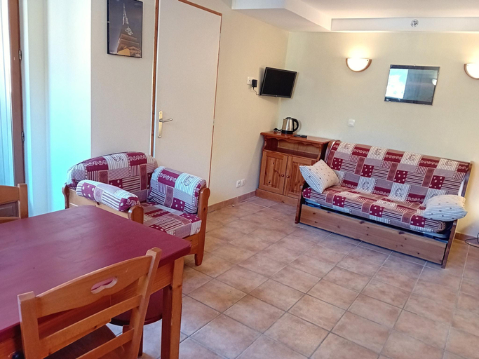 Others 4, Apartment with parking near River, Savoie