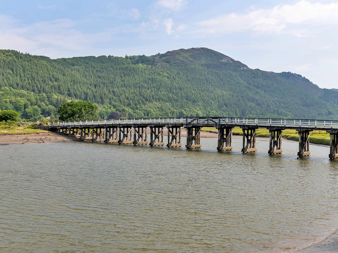 5, Cottage by Mawddach Trail with Stunning Views, Gwynedd