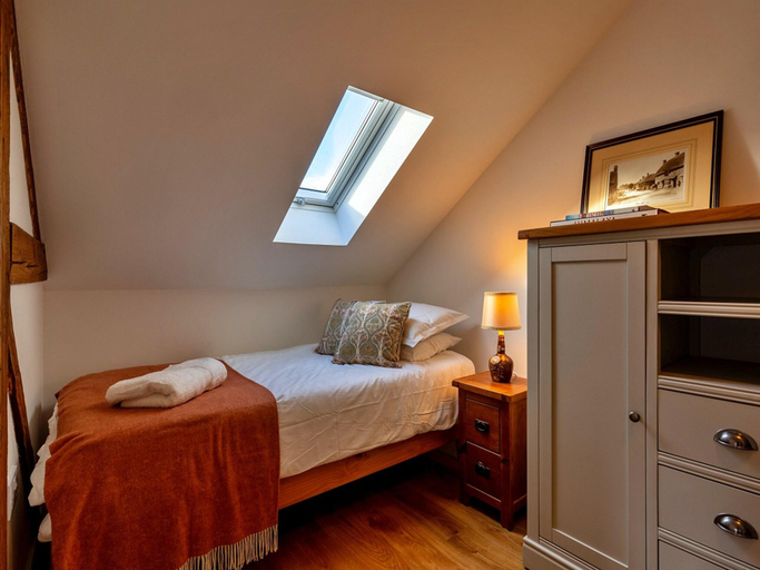 3, Cottage in Chilton Foliat near Savernake Forest, Wiltshire