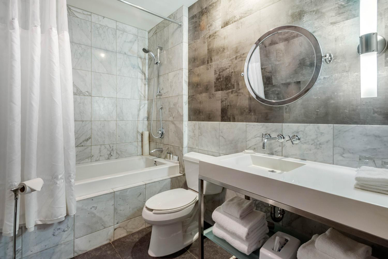 Bathroom 4, Hotel Quartier, an Ascend Collection Hotel, Communauté-Urbaine-de-Québec