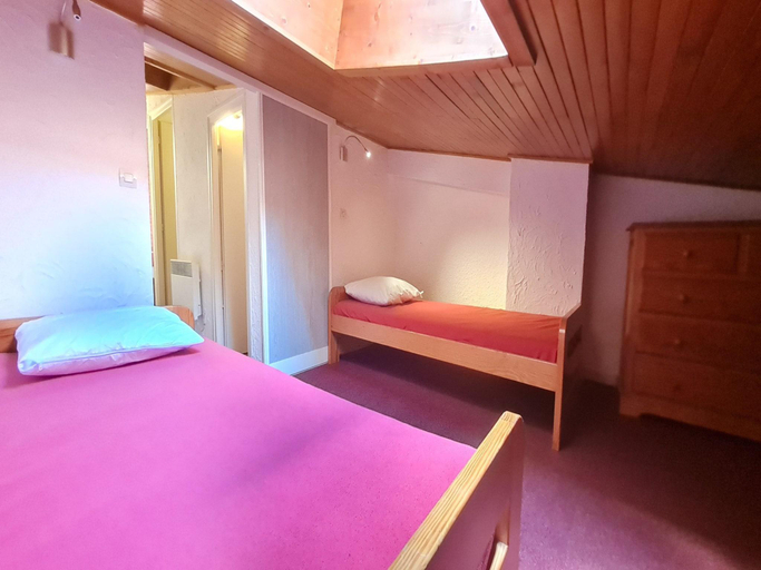 Bedroom 2, Meijotel, Isère
