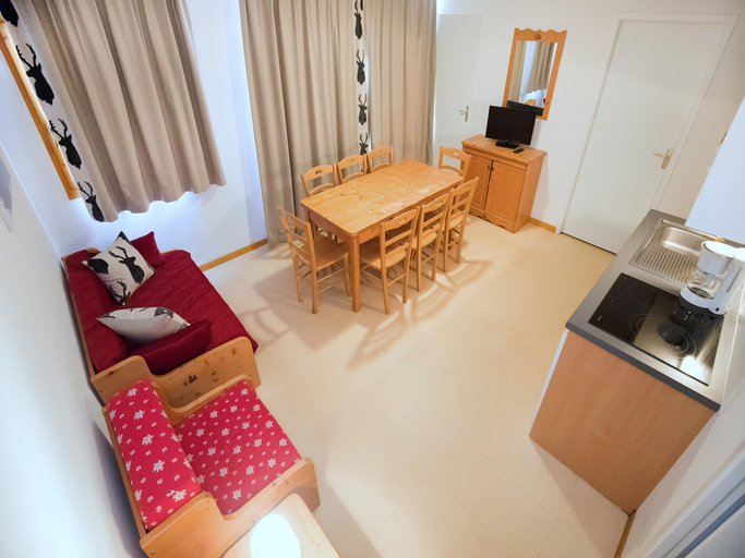2, Apartment for 8 people in Northern Alps, Savoie