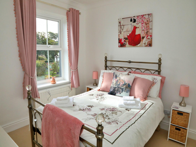4, Cottage on Solway Coast with Stunning Firth Views, Cumbria