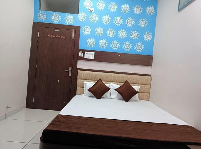 Room 5, Hotel Shree Rajrajeshwar Palace, West Nimar