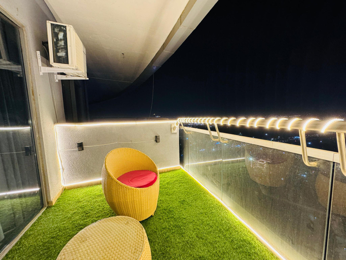 Sport & Beauty, Yamuna View Studio Apartments with Pvt Kitchenette, near Indraprastha Apollo and Max Hospital Noida, Gautam Buddha Nagar