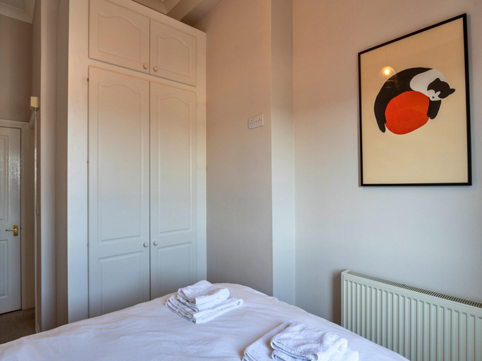 2, Apartment in Cornwall with Towan Beach Views, Cornwall
