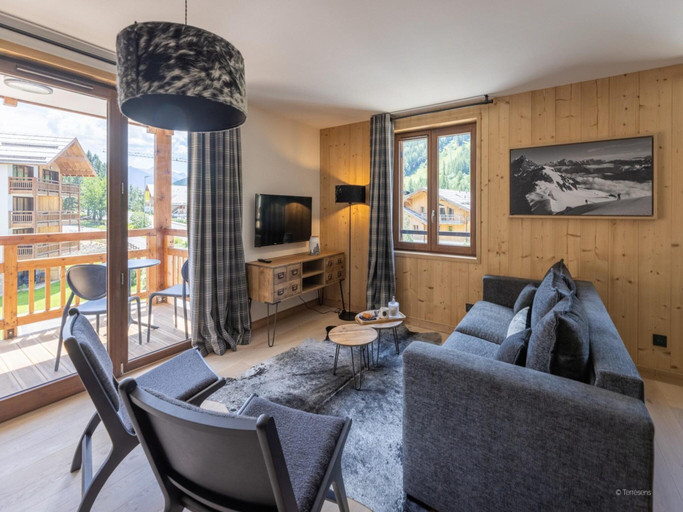2, Apartment in Chantemerle near Ski Slopes, Hautes-Alpes