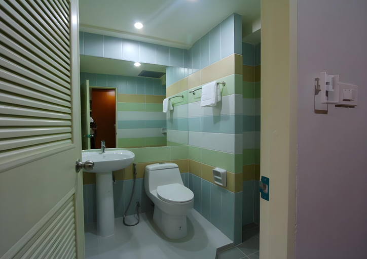 Bathroom 4, Prosperous, Hat Yai