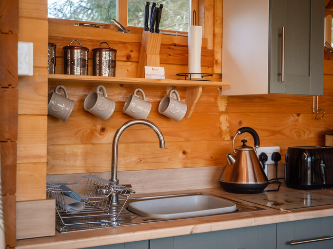 4, Pet-friendly chalet in Surlingham, No deposit, Norfolk