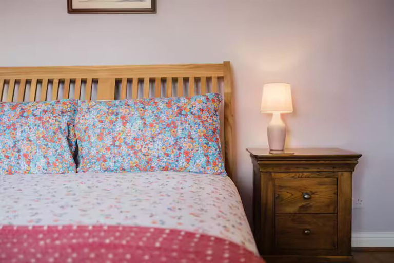 Room 3, A Beautiful 3-Bed Worcestershire Home, Worcestershire