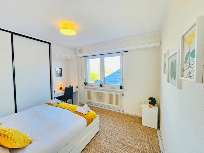 Room 2, Chic Urban Stay 2BR with parking, Luxembourg