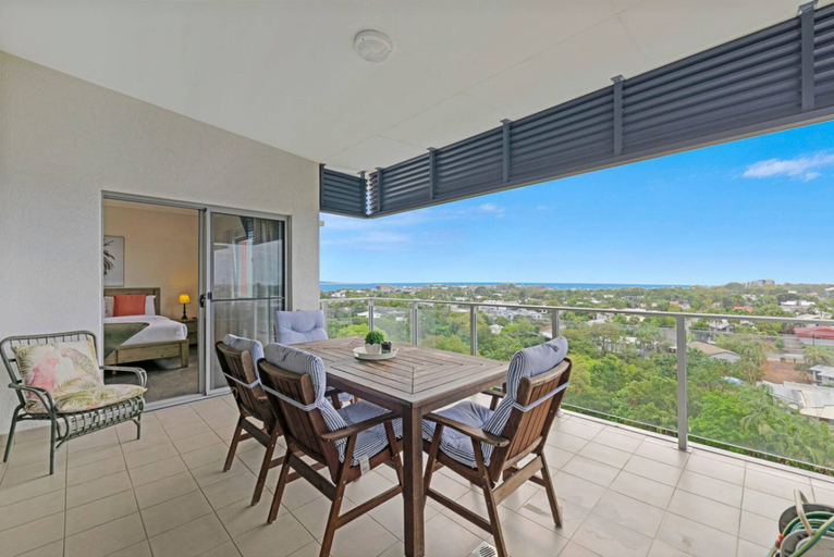 Room 1, Zen Coastline Pool - Balcony Dining - Seaview, Larrakeyah