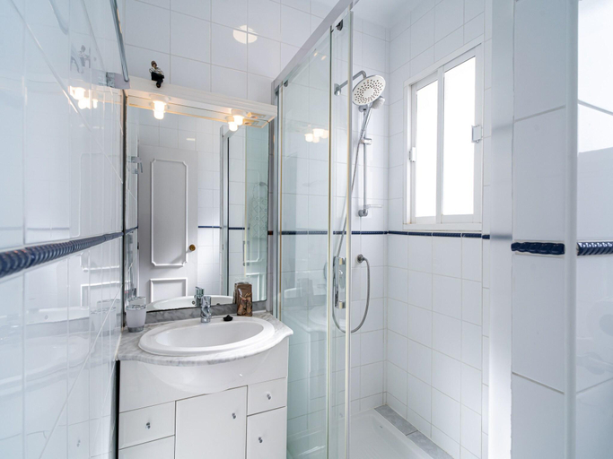 Bathroom 3, Apartment in Nerja near Burriana Beach, Málaga