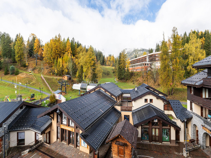 5, Apartment in Doucy Near Ski Slopes, Savoie