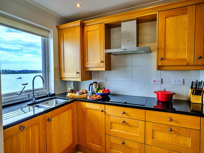 4, Apartment in Burnham with River Views, Essex