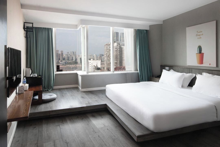 View from room 3, chongqingyinshiguangjiangjingjiudian, Chongqing