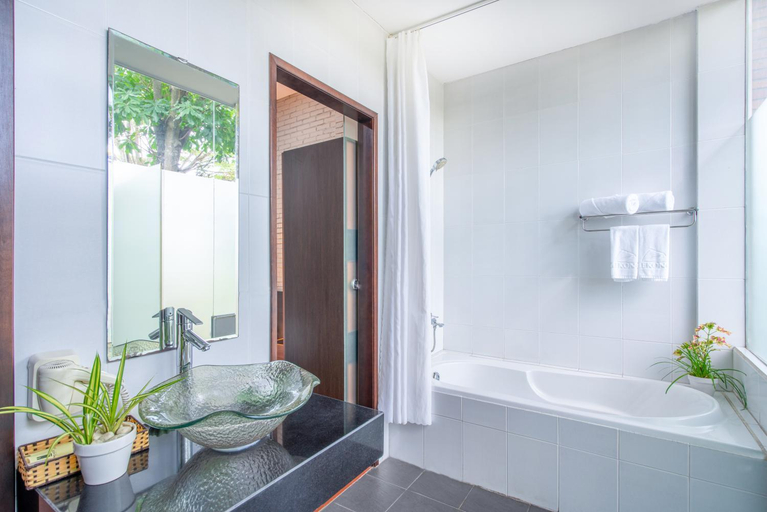 Bathroom 4, Mekong Resort & Reststop, Long Thành