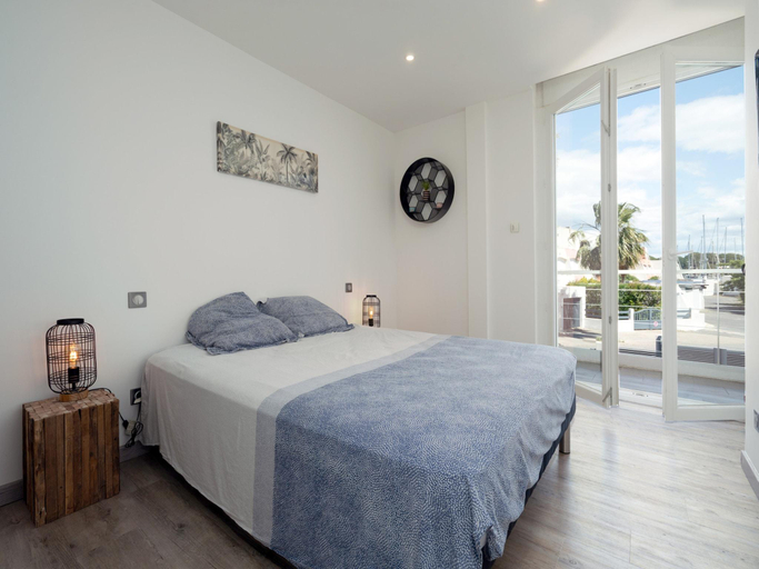 Others 4, Villa in Le Grau du Roi with Stunning Sea Views, Gard