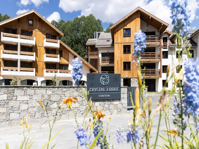 5, Apartment in Chantemerle near Ski Slopes, Hautes-Alpes