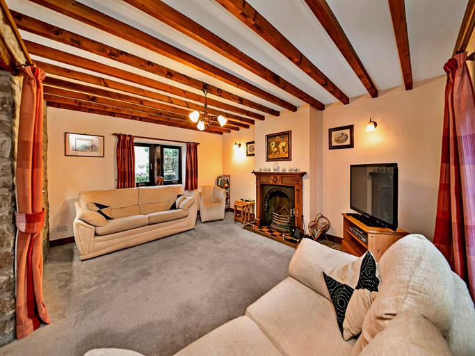 3, Cottage in Alstonefield near Peak District Trails, Staffordshire