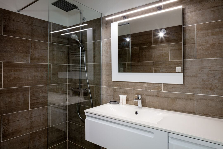Bathroom, Hôtel Le Castellan, Bouches-du-Rhône