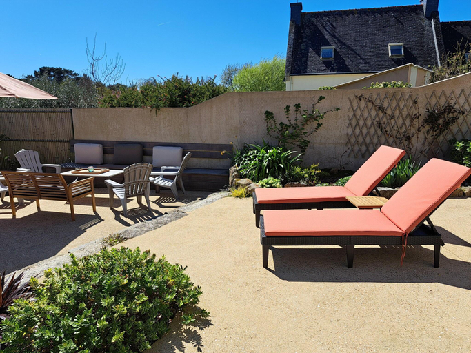 4, Granite House by GR34  Sandy Beach, Finistère