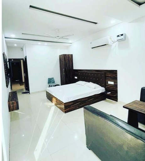 Room 5, Town house cafe and hotel, Kurukshetra