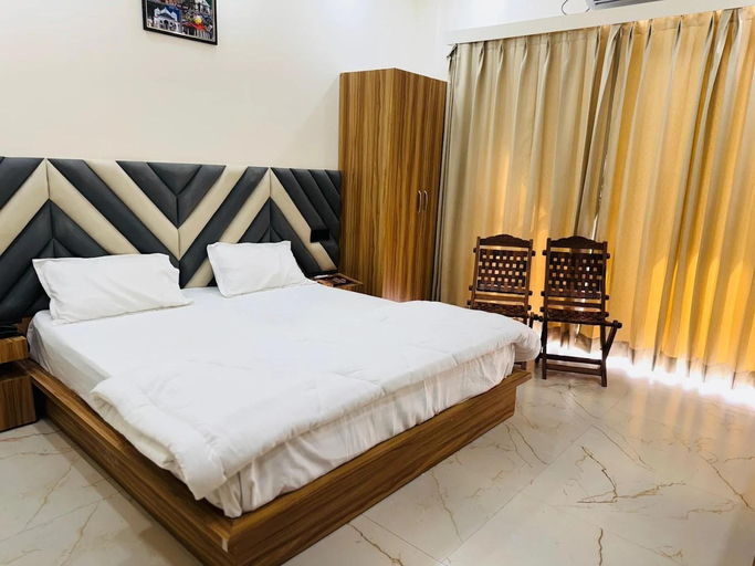Bedroom 3, Hotel Riyansh, Rudraprayag