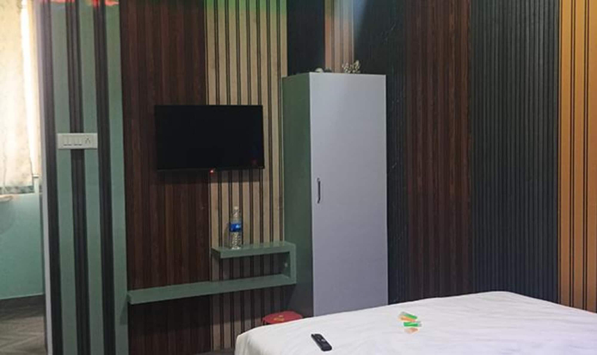 Room 2, Fabhotel Arya Baner, Pune